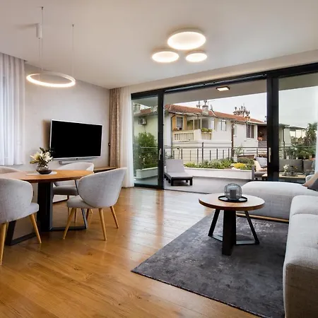 Ena, Luxury * Οπατία