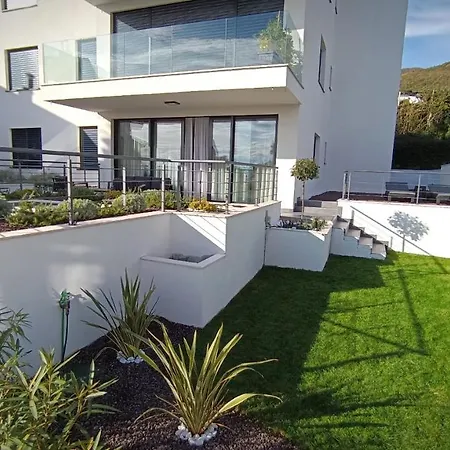 Ena, Luxury Apartamento *